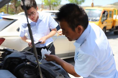 陕煤建设洗选煤运营公司开展车辆专检及驾驶人员安全教育活动