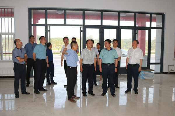 陕西省交通厅党组成员万振江调研指导川耀崔仙服务区项目