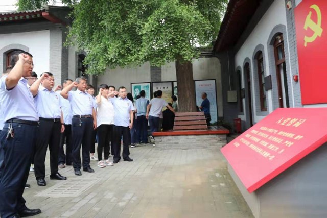 陕煤建设路桥分公司开展“纪律教育学习宣传月”主题党日活动