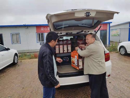 陕煤建设掘进公司“双节”前慰问一线职工