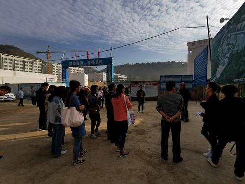 “新中国从这里走来”网络主题活动媒体团走进陕煤建设矿建二公司车村项目部