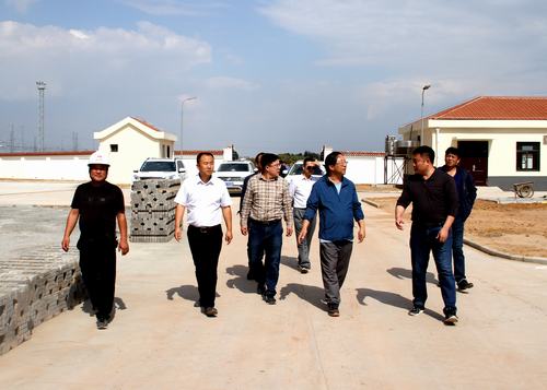 陕西靖神铁路有限责任公司总经理杨志光一行深入陕煤建设铜煤公司承建的靖神铁路项目调研指导工作