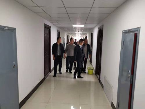 铁流集团董事长赵国智一行深入陕煤建设靖神铁路项目指导慰问