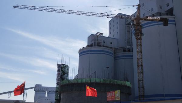 陕煤建设韩城分公司曹家滩选煤厂新增末煤仓工程滑模施工正式拉开了序幕