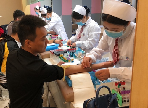 陕煤建设路桥分公司开展关爱职工健康体检活动