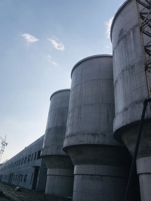 陕煤建设洗选煤运营公司安装第五项目部一帆纸厂浆塔工程顺利完工