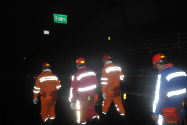 陕煤建设掘进公司：“三个抓手”拧紧后两个月“安全阀”