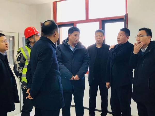 靖边县县委书记刘维平一行莅临陕煤建设铜煤公司承建的靖边金地华府项目调研指导工作