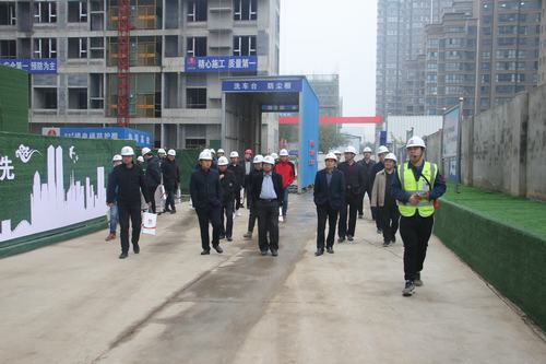 陕煤建设组织召开蓝山水岸施工现场观摩会