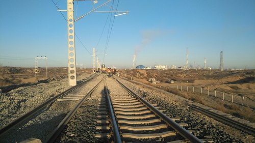 陕煤建设路桥分公司日夜鏖战力保靖神铁路液化厂段年底全线通车