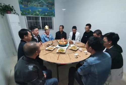 陕煤建设路桥分公司“三心”服务践行初心暖人心