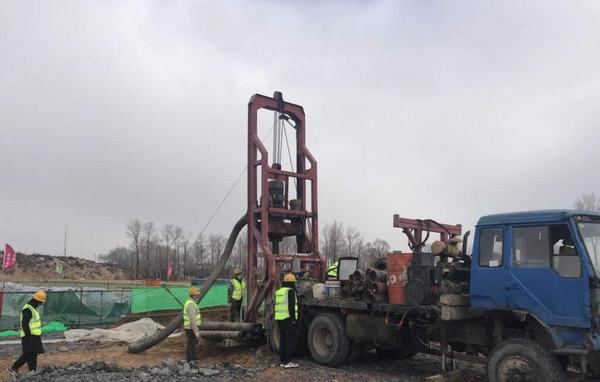 陕煤建设铜煤公司承建的靖神铁路项目孟家湾站机辆中心工程顺利开工建设