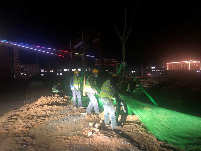 日夜兼程赶进度 埋头苦干打硬仗