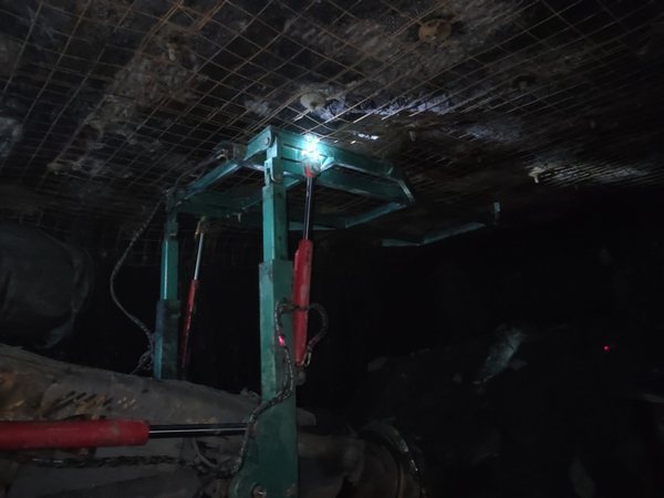 陕煤建设掘进公司：柠条塔项目部顺利完成掘进机临时支护作业