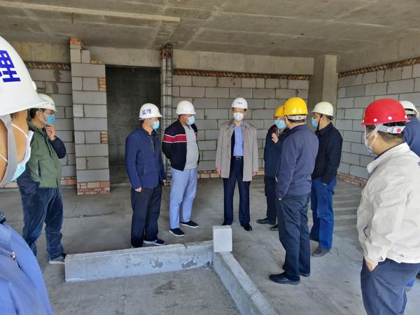 陕煤实业集团副总经理任广民深入神木杏花园工程施工现场检查指导工作