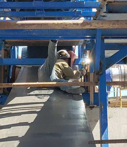 陕煤建设矿建二公司车村安装人的五一节奏