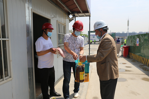 天工公司“五一”劳动节走访慰问一线员工