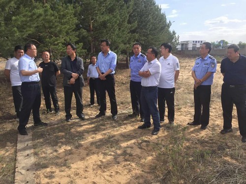 榆林市交通运输局局长安欣一行莅临路桥分公司靖神铁路项目开展征迁调研工作