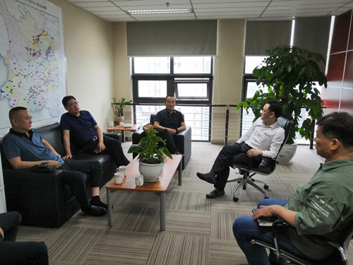 司正林一行到四川西南水泥进行业务回访