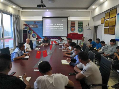 陕煤建设路桥分公司靖神铁路项目开展环卫活动助力文明工地建设