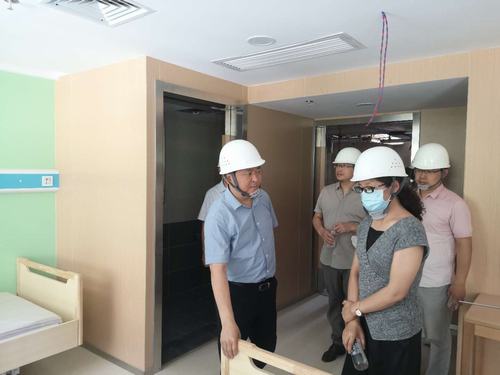 陕西煤化健强实业有限公司董事长杨甲安莅临西煤机养老院项目检查指导工作