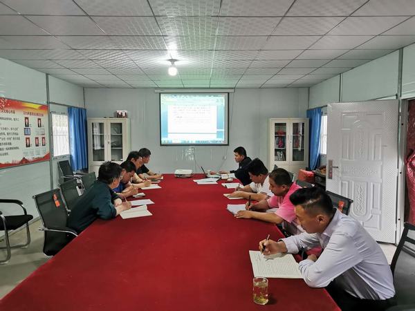 陕煤建设韩城分公司土建十二项目部开展“党课我来讲”活动