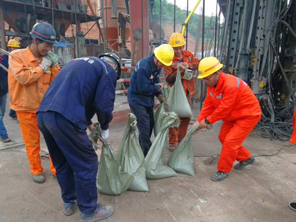陕煤建设矿建三公司崔木项目部:不惧风雨,闻“汛”而动