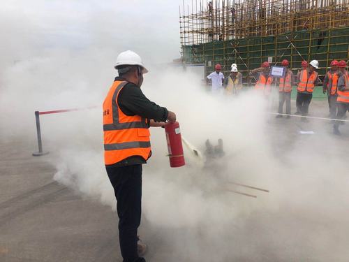 陕煤建设铜煤公司第十六项目部组织开展高处坠落及消防应急演练专项活动