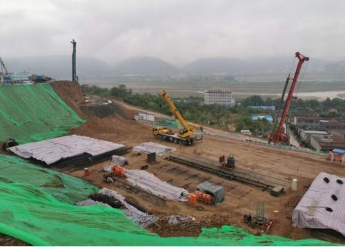 陕煤建设咸阳分公司：彬州市银西高铁东站前广场施工小记