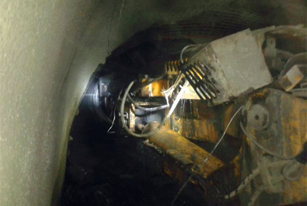 陕煤建设矿建三公司双龙项目部二盘区辅助运输巷与10#联络巷顺利贯通