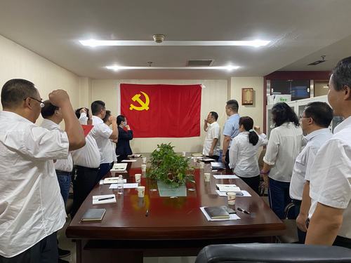 市场开发分公司开展 “铭记历史、缅怀先烈、珍爱和平、开创未来” 主题党日活动