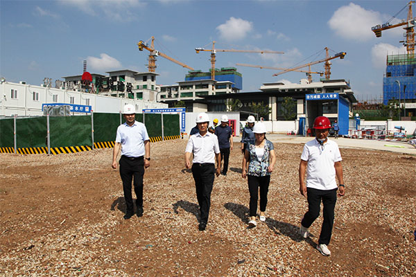 侯本英莅临空港新城项目检查指导工作