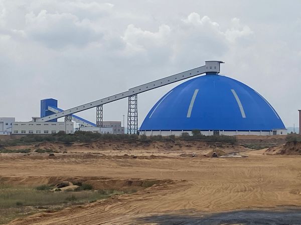 陕煤建设天工公司承建的榆林清水煤炭集运站储煤场及栈桥工程顺利通过竣工预验收