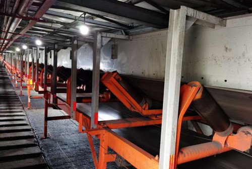 陕煤建设机电安装公司曹家滩项目部24小时完成带式输送机胶带更换工程