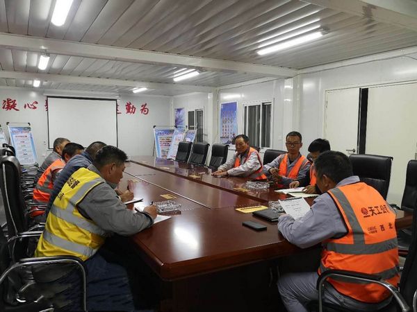 陕煤建设天工公司各党支部召开党员组织生活会