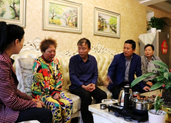 陕煤建设澄合分公司慰问帮扶让患病职工家属内心暖融融