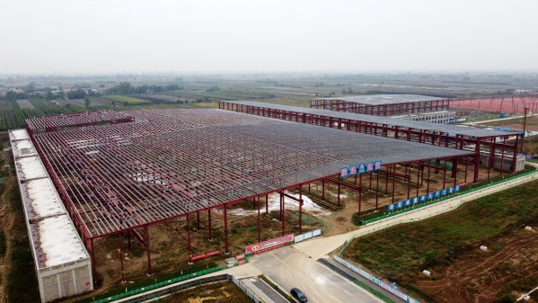 陕煤建设澄合分公司承建的南京金龙纯电动商用车建设项目首个防火涂料喷涂工作全面展开