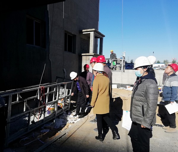 陕煤建设澄合分公司职工代表施工一线来“挑刺儿”