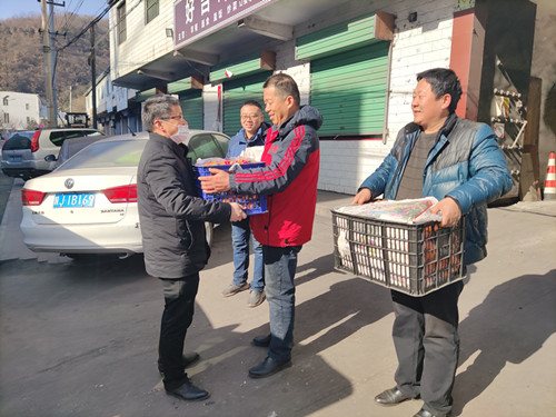 心系一线  情暖职工