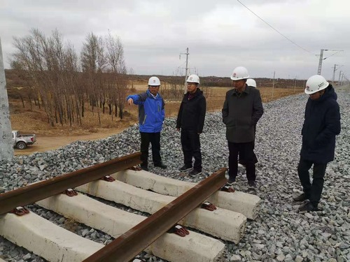 陕煤建设路桥分公司稳扎稳打把好安全“方向盘”