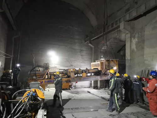 陕煤建设机电安装公司酒钢项目部施工大干迎新春