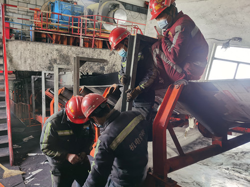 陕煤建设机电安装公司牛年春节施工忙