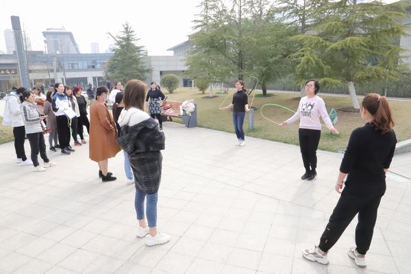 陕煤建设矿建二公司组织开展庆三八系列活动