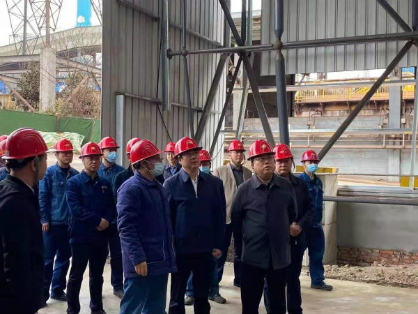 汉中市政协主席严维佳莅临陕煤建设汉中分公司汉钢一次料场项目调研