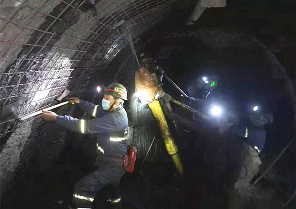 陕煤建设矿建三公司:贯通啦!双龙项目部二盘区运输大巷与10#联巷“牵手”成功