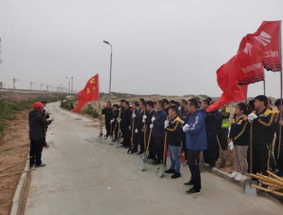 陕煤建设绿宇公司：义务植树打造靖神铁路低碳绿色运输通道