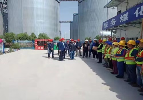 陕西神渭煤炭管道运输有限责任公司领导深入施工现场对一线参建人员慰问