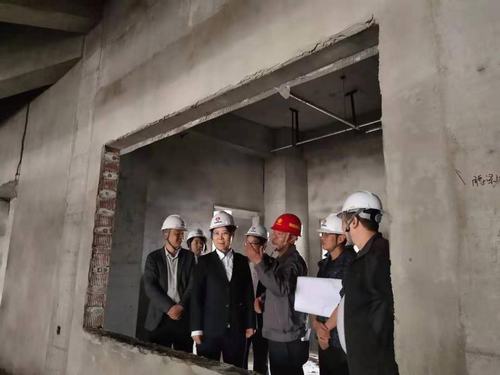 陕旅集团保育院领导莅临陕煤建设铜煤公司承建的新保育院工地检查指导工作