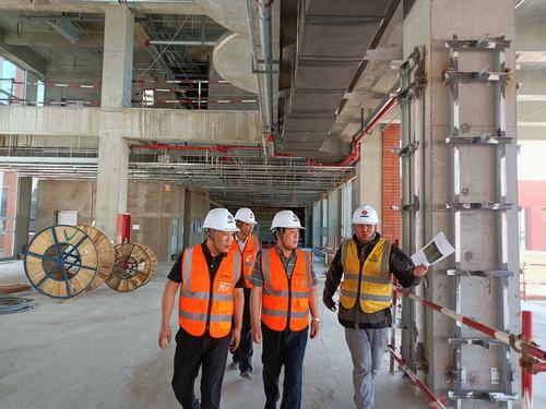 陕煤建设铜煤公司十六项目部创建绿色示范工程迎来省级建筑业协会验收