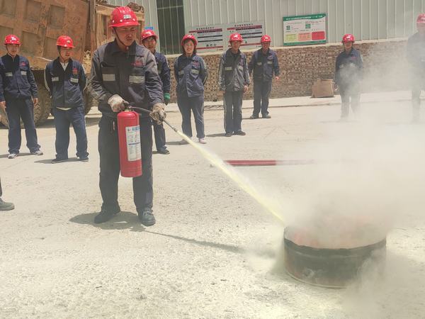 陕煤建设洗选煤运营公司铜川制沙运营项目部：消防演练促安全，防火意识记心间